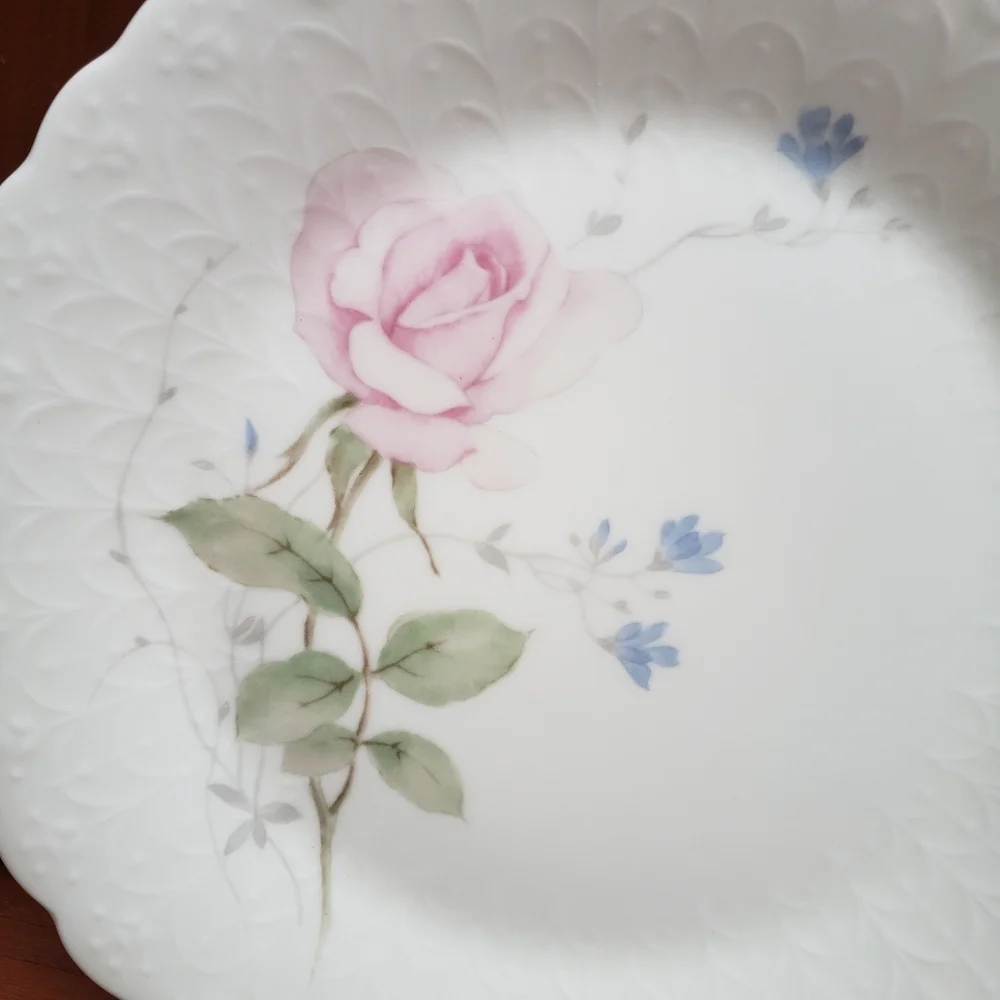 (6) Mikasa 'April Rose' A7053 Bread Plate (Bone China) - 6.75